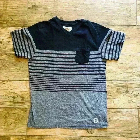 Lot of 3 boy t-shirts best fits youth Large-xl - Picture 3 of 7